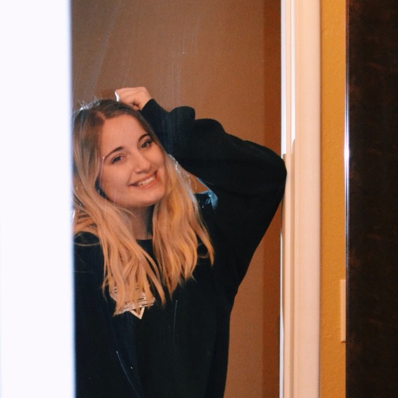 Meet your Posher, Aries - Picture 1 of 1